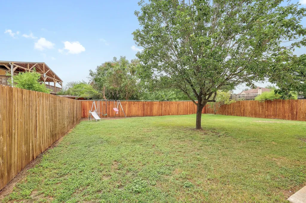 335 Mistletoe Lane Kyle TX 78640