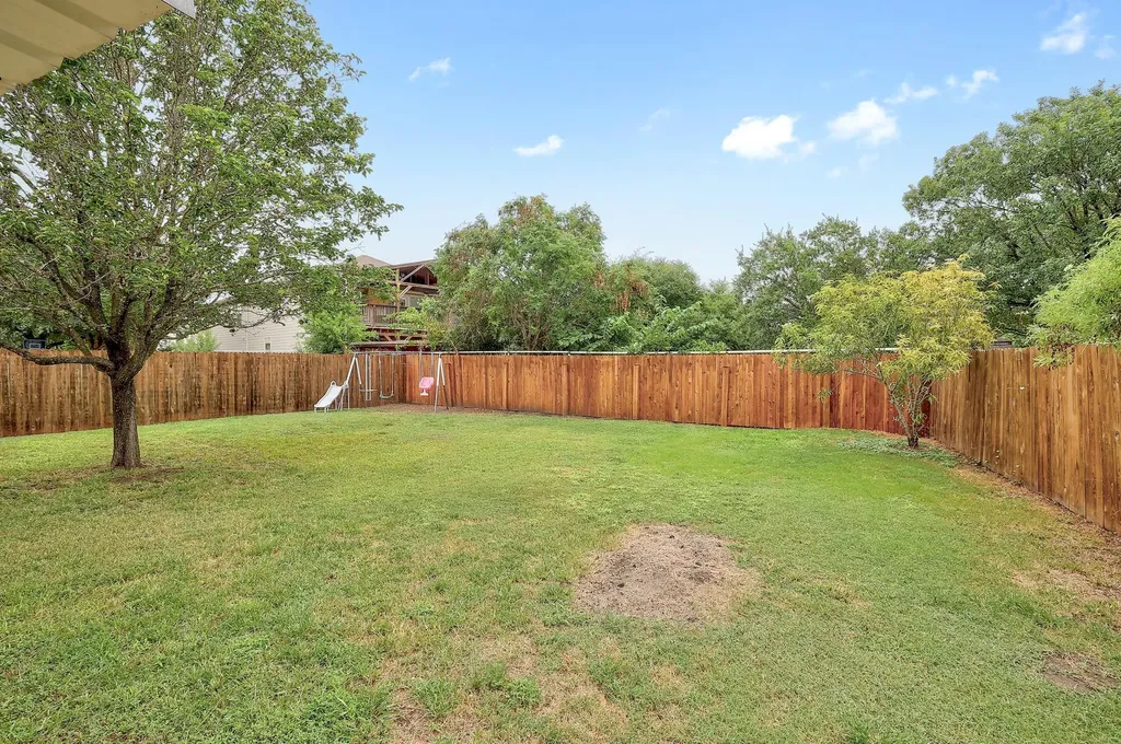 335 Mistletoe Lane Kyle TX 78640