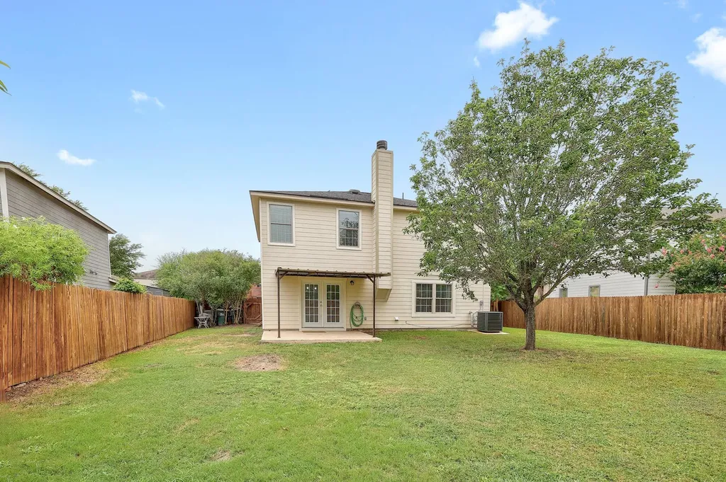 335 Mistletoe Lane Kyle TX 78640