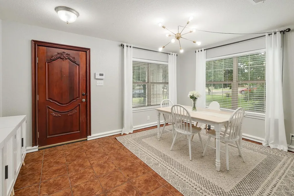 335 Mistletoe Lane Kyle TX 78640
