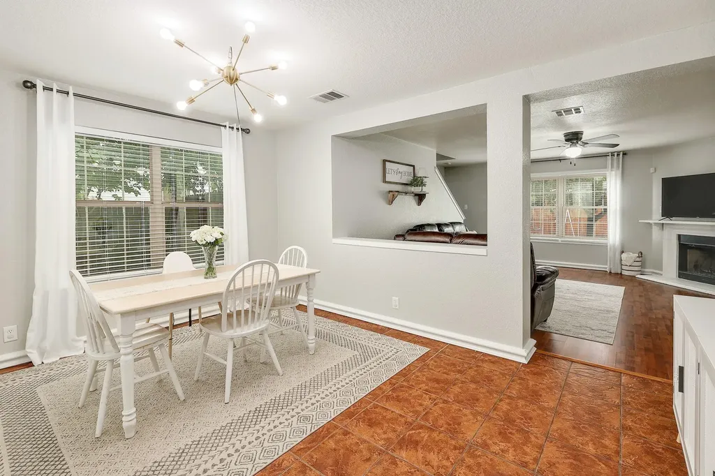 335 Mistletoe Lane Kyle TX 78640