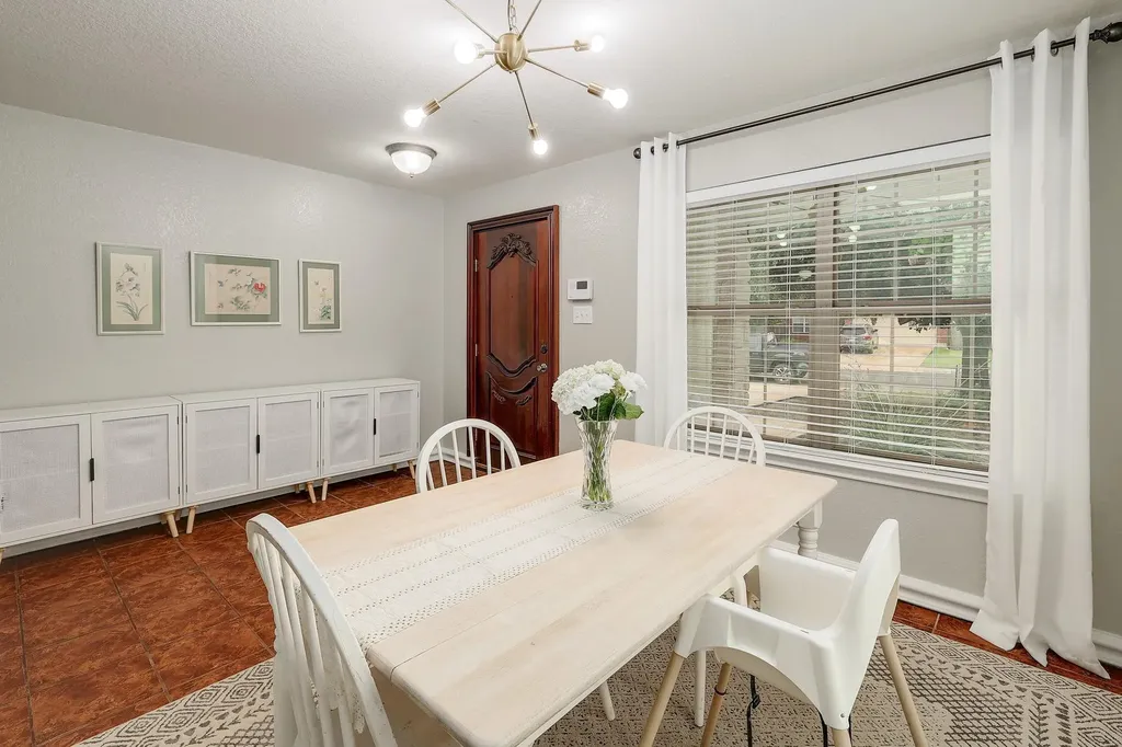 335 Mistletoe Lane Kyle TX 78640
