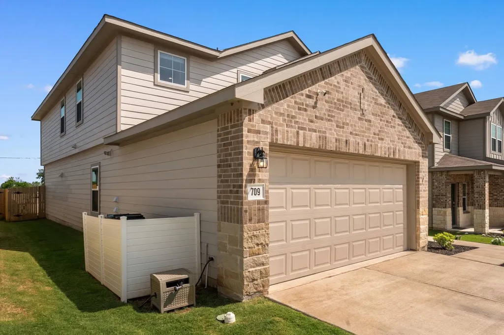 709 Lake Sweewater Lane Buda TX 78610