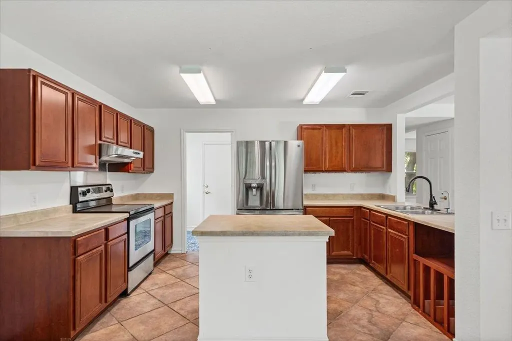 4600 Cottonwood Street Austin TX 78744