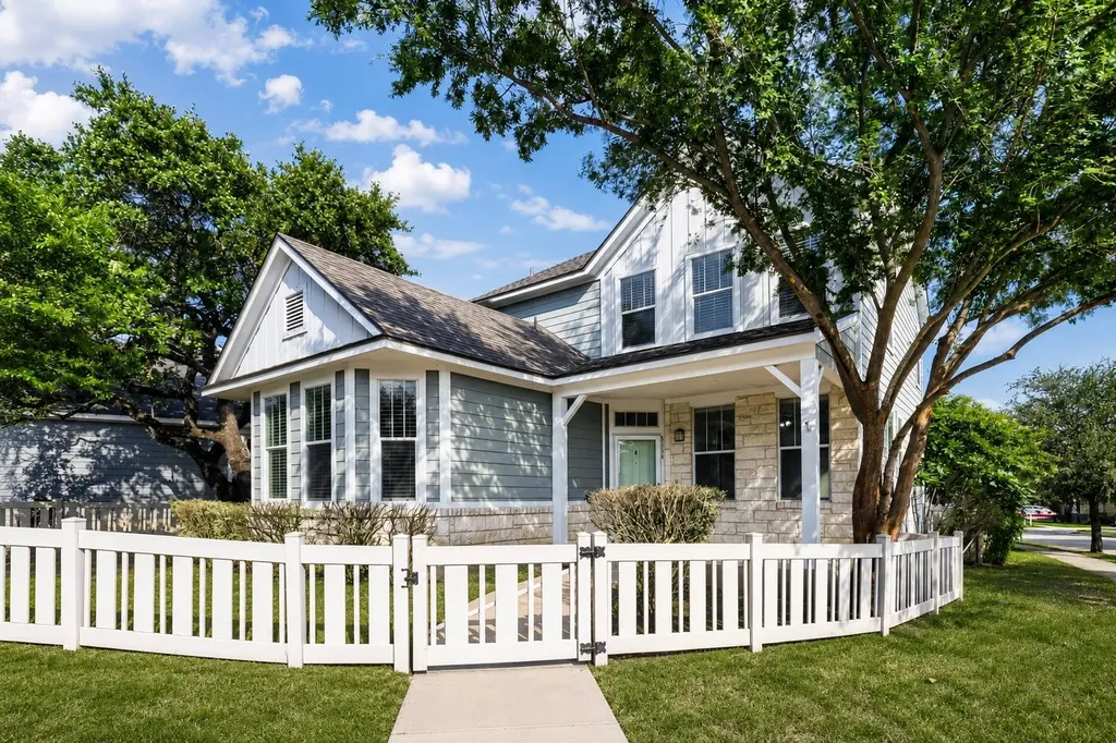 5136 Hellman Kyle TX 78640