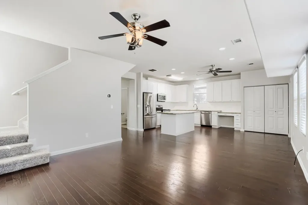 5136 Hellman Kyle TX 78640