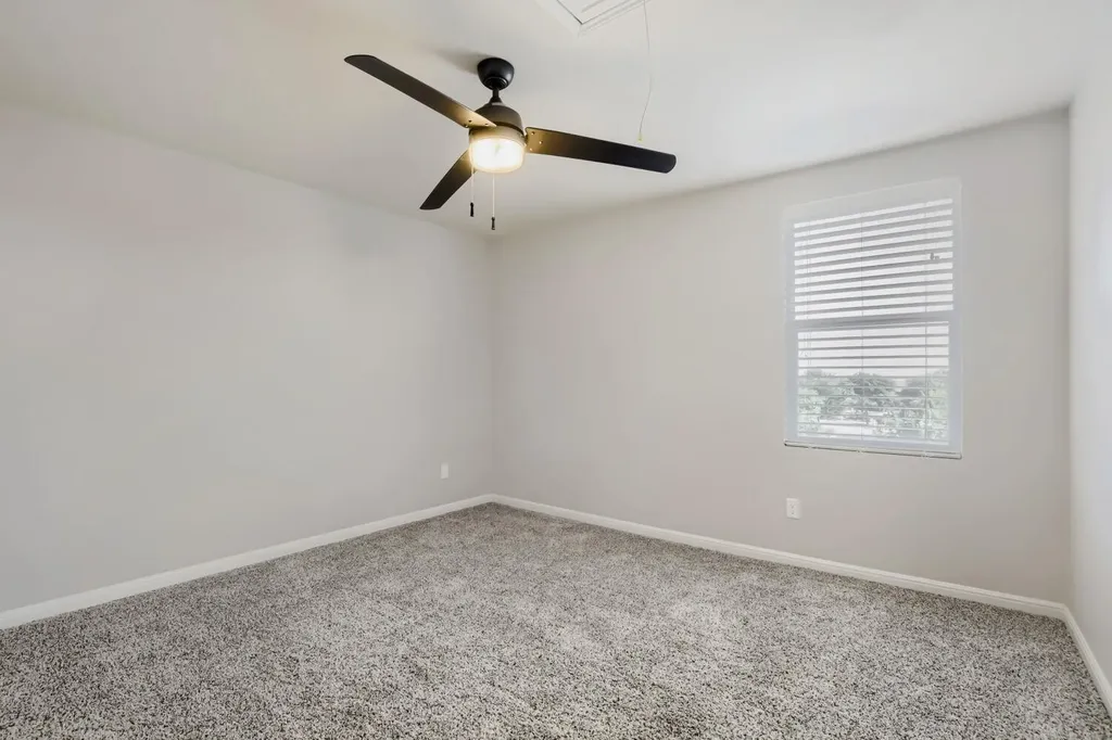 5136 Hellman Kyle TX 78640