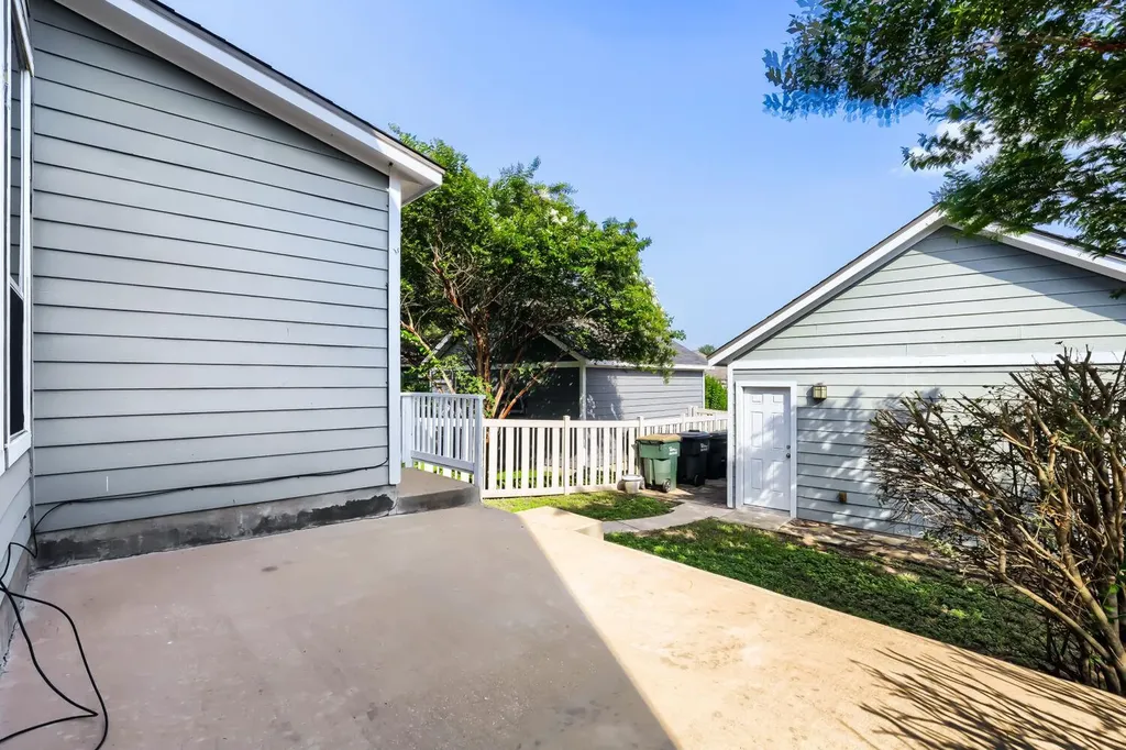 5136 Hellman Kyle TX 78640