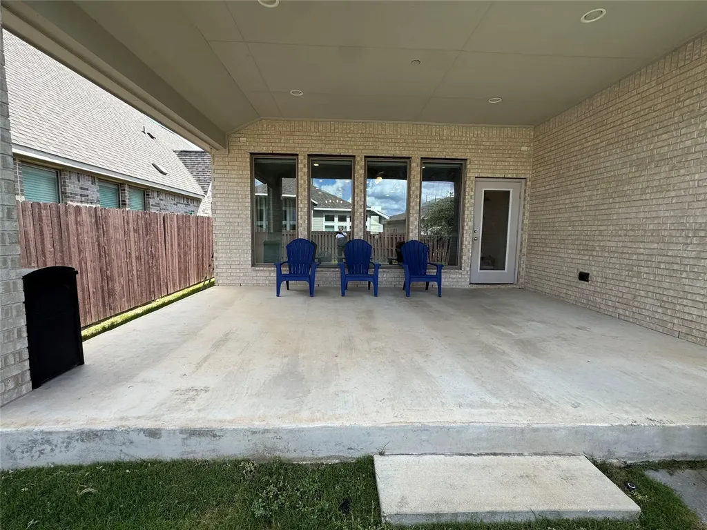 2004 Stirling Street Leander TX 78641