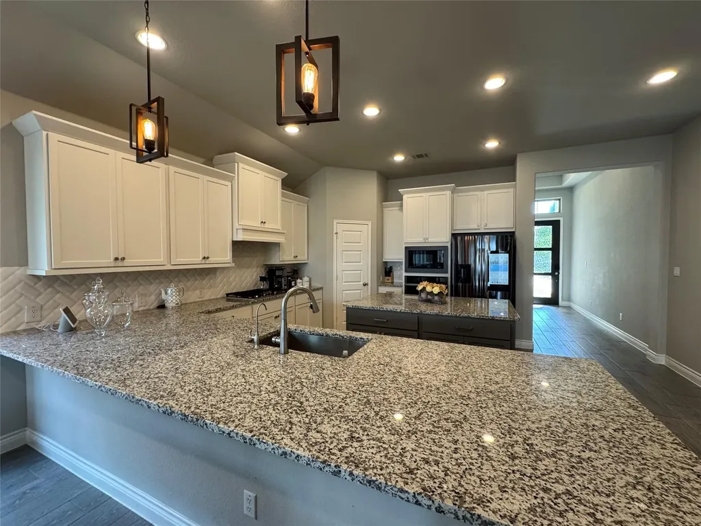 2004 Stirling Street Leander TX 78641