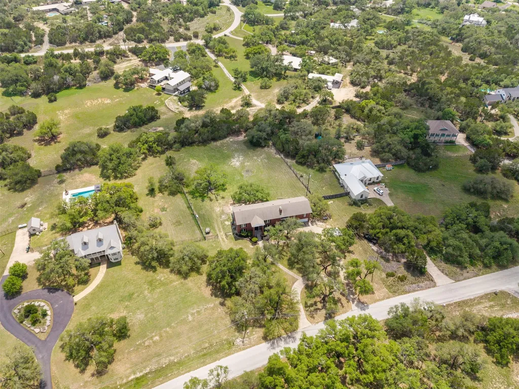 701 Oakwood Lane Dripping Springs TX 78620