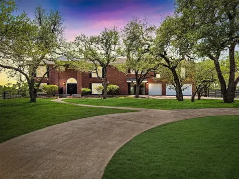 701 Oakwood Lane Dripping Springs TX 78620