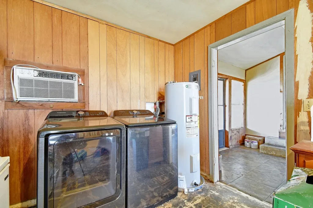 1017 Us Highway 87 E Smiley TX 78159