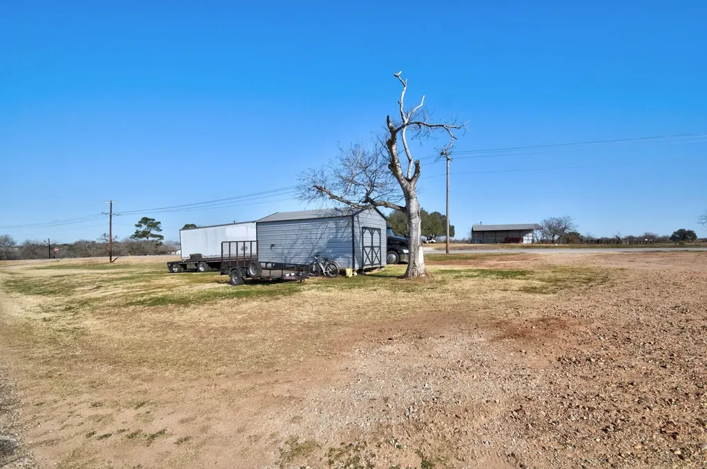 1017 Us Highway 87 E Smiley TX 78159