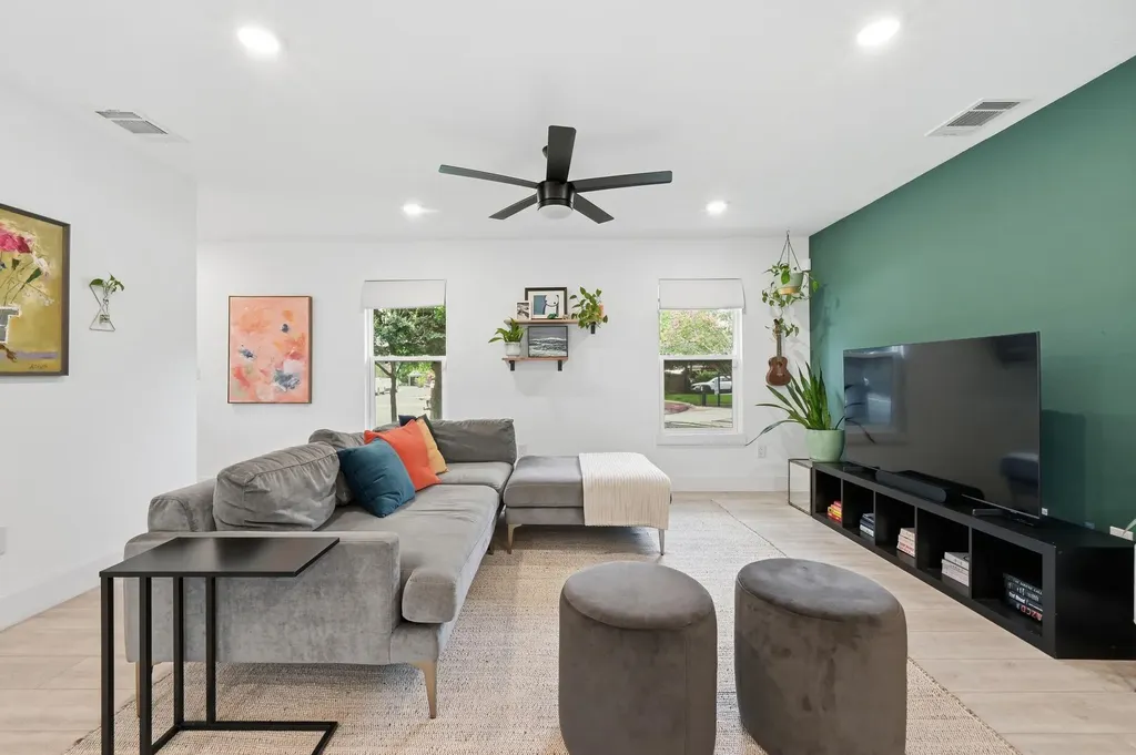 1406 Camelot Circle Austin TX 78745