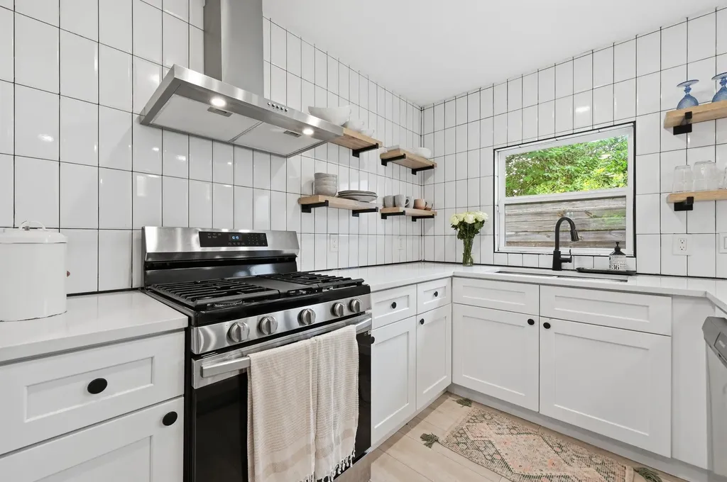 1406 Camelot Circle Austin TX 78745