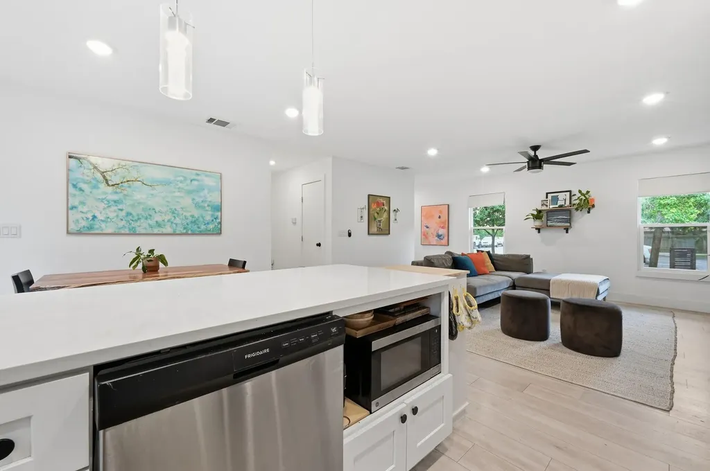 1406 Camelot Circle Austin TX 78745