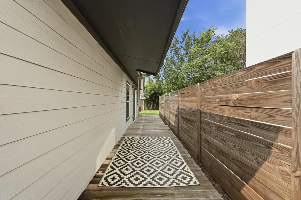 1406 Camelot Circle Austin TX 78745