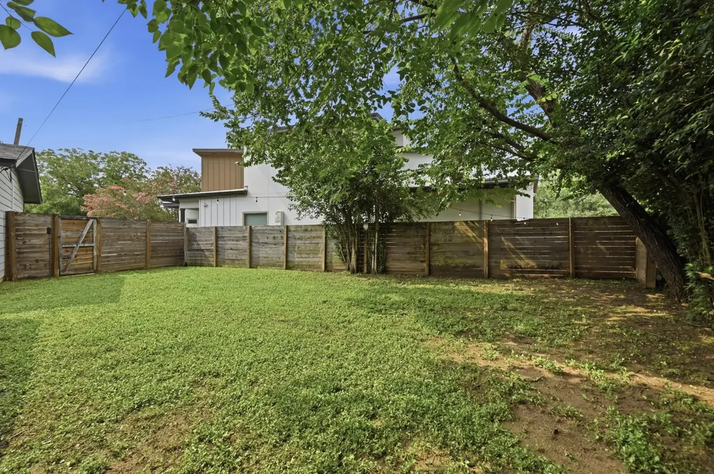 1406 Camelot Circle Austin TX 78745
