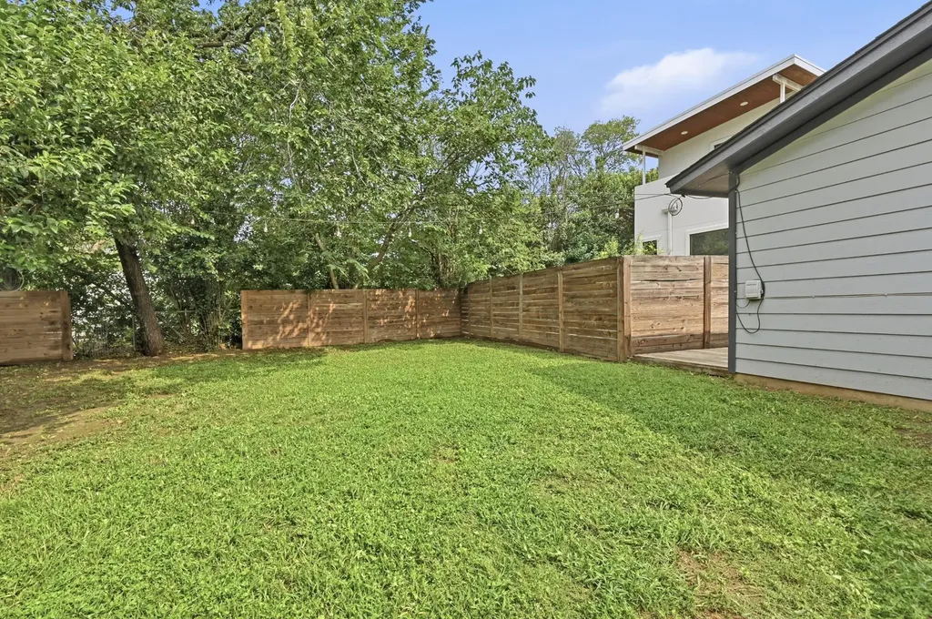 1406 Camelot Circle Austin TX 78745