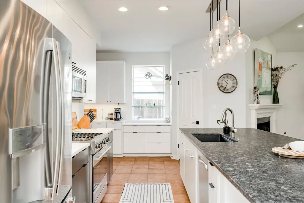 5205 Scottish Thistle Drive Austin TX 78739