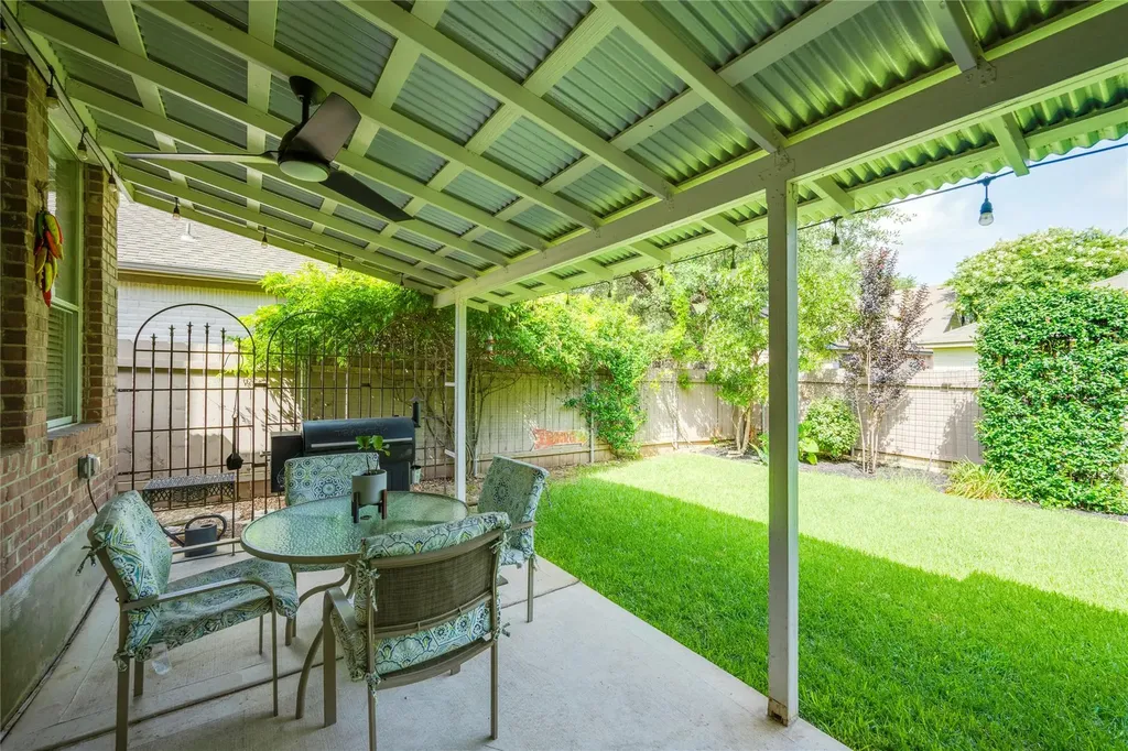 5205 Scottish Thistle Drive Austin TX 78739