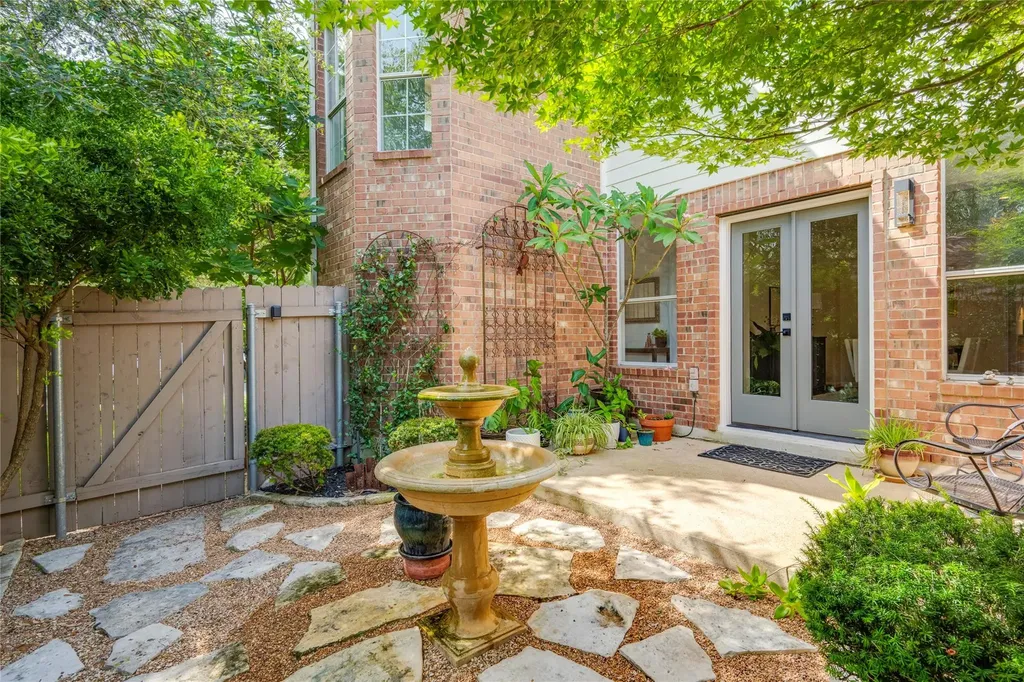 5205 Scottish Thistle Drive Austin TX 78739