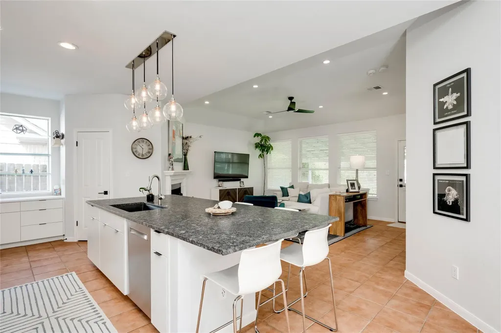 5205 Scottish Thistle Drive Austin TX 78739