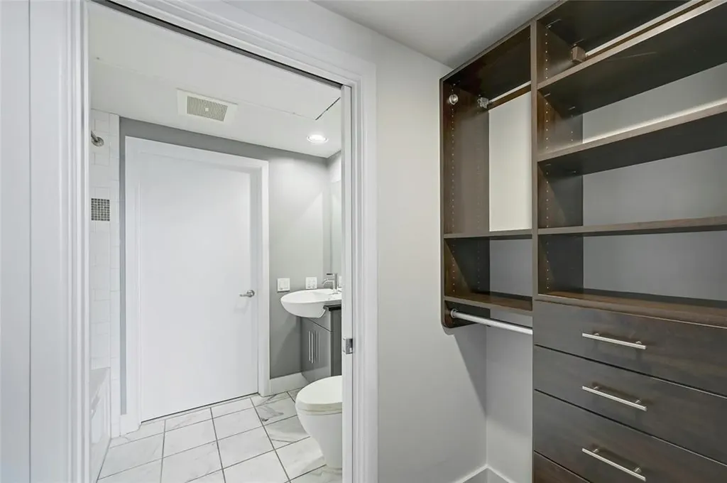 300 Bowie Street Austin TX 78703