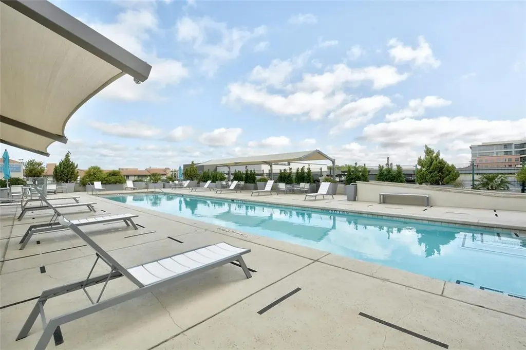 300 Bowie Street Austin TX 78703