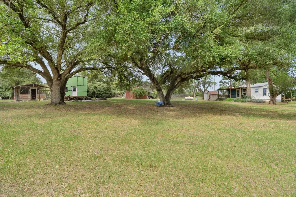 10843 Us Highway 90 W Harwood TX 78632
