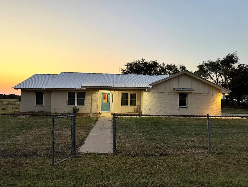 15892 Wood Road Highway Holland TX 76534