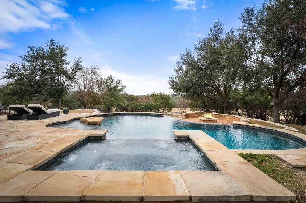 2024 University Club Drive Austin TX 78732