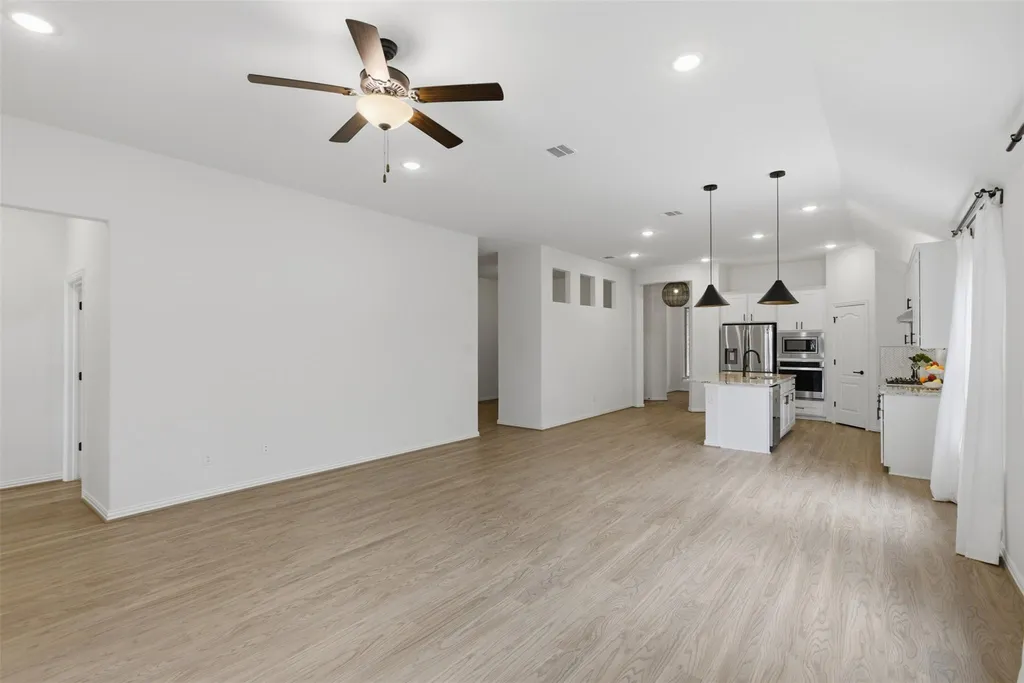 2236 Mcclendon Trail Leander TX 78641