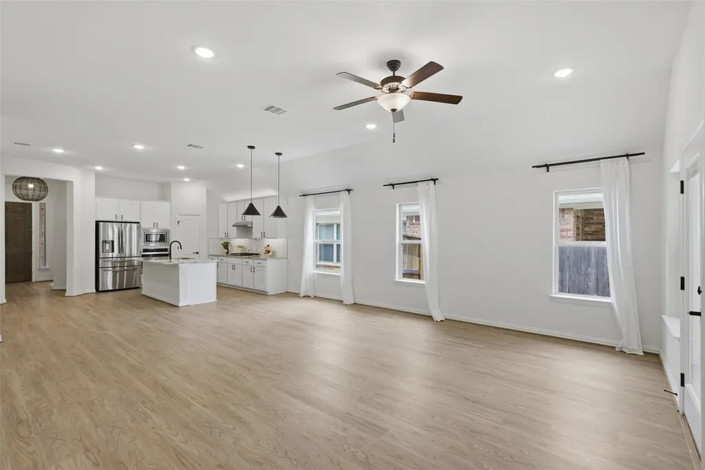 2236 Mcclendon Trail Leander TX 78641