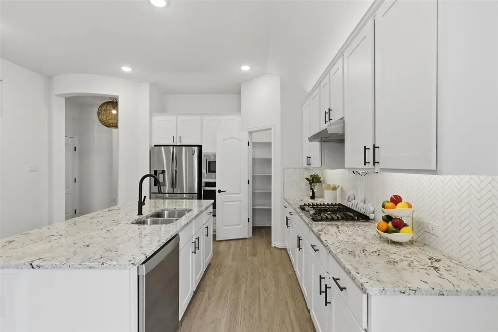 2236 Mcclendon Trail Leander TX 78641