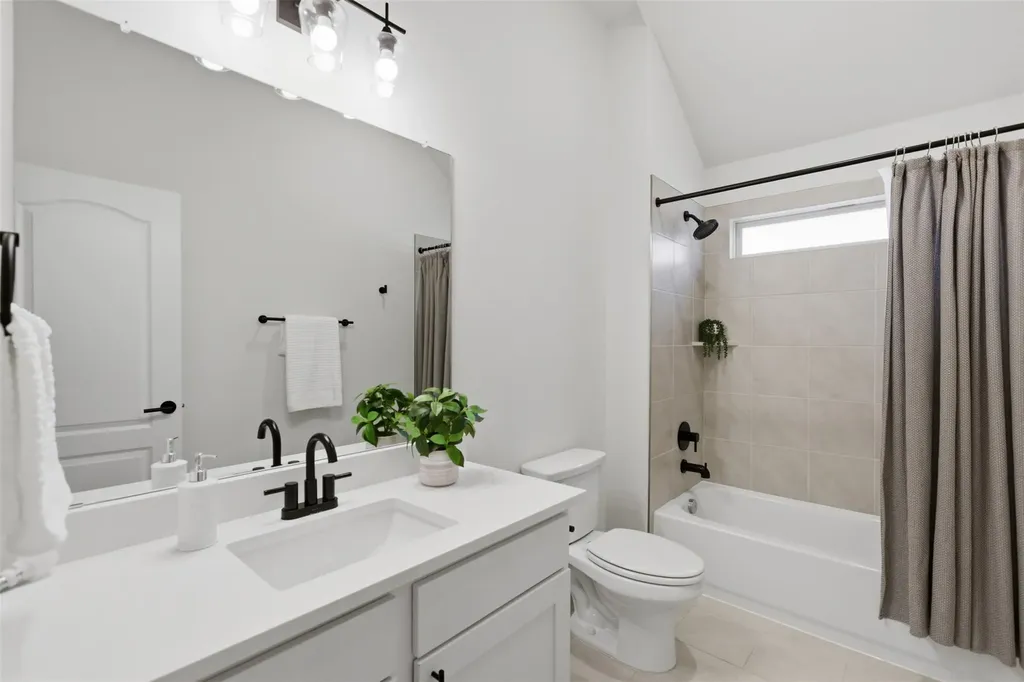 2236 Mcclendon Trail Leander TX 78641