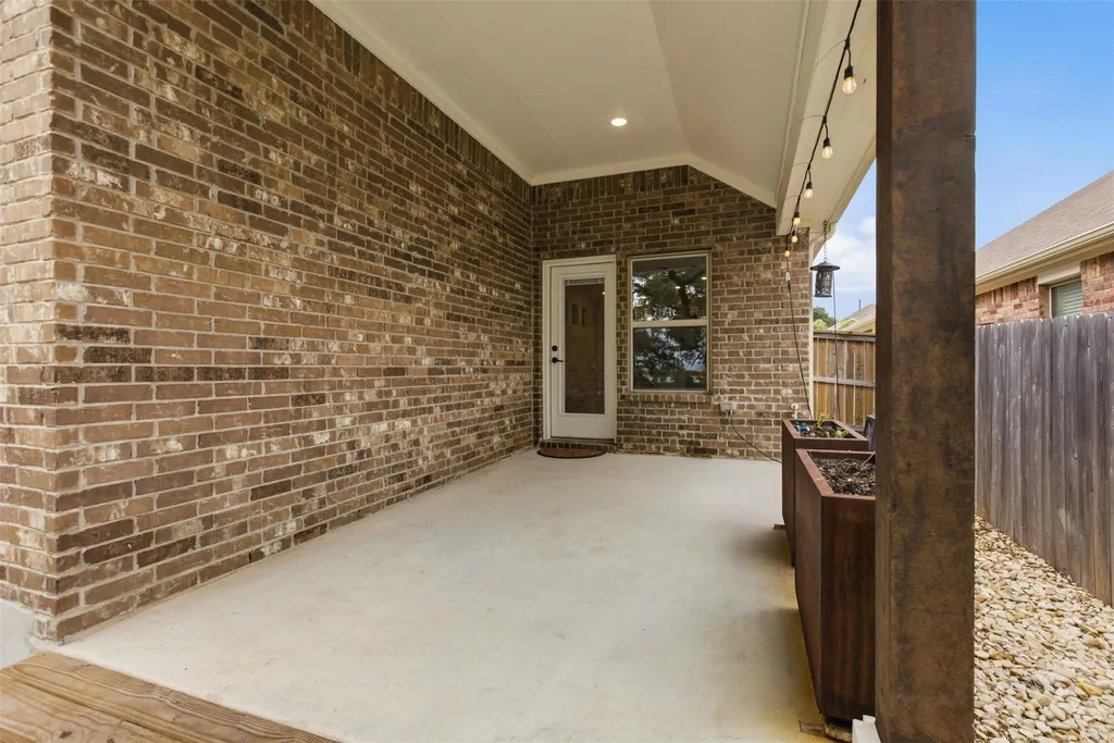 2236 Mcclendon Trail Leander TX 78641