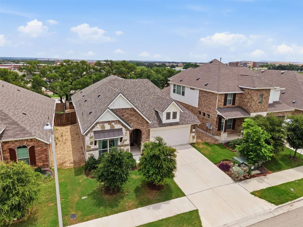 2236 Mcclendon Trail Leander TX 78641