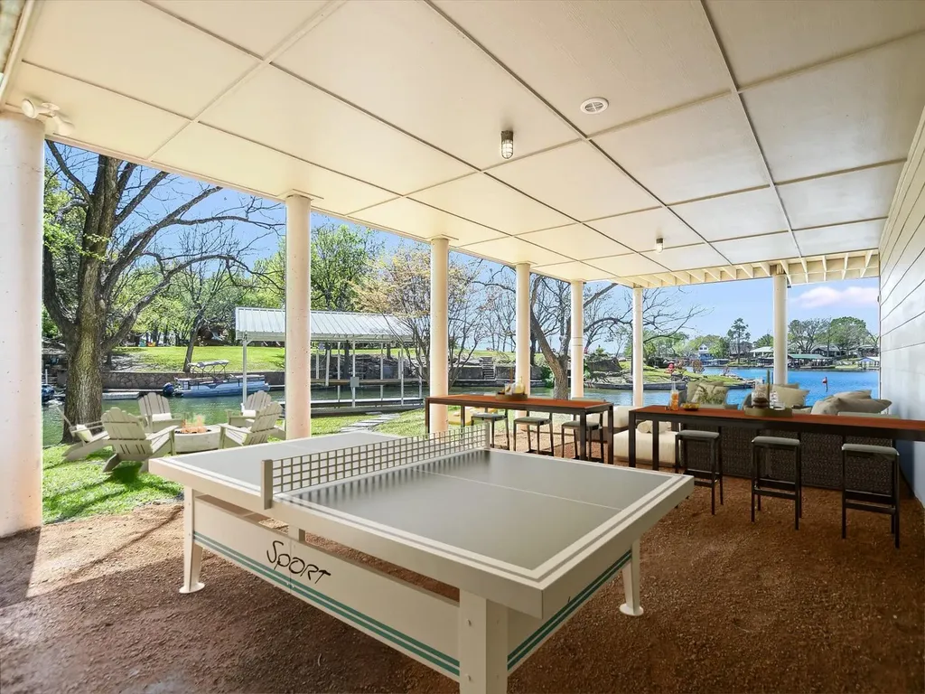 1332 S Lakeside Drive Kingsland TX 78611