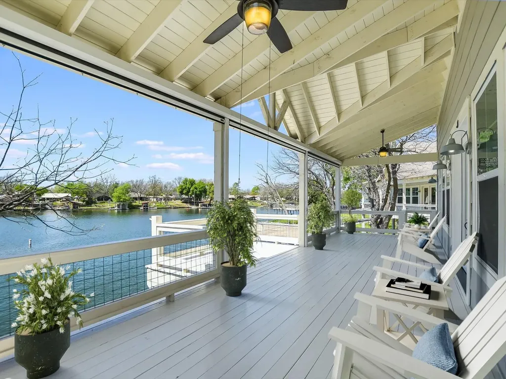 1332 S Lakeside Drive Kingsland TX 78611