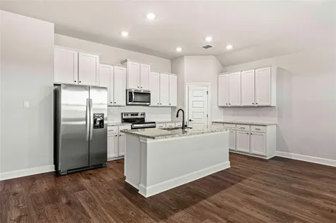 405 W Luna Blue Lane Jarrell TX 76537