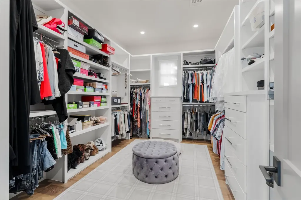 945 Rivercliff Drive Spicewood TX 78669