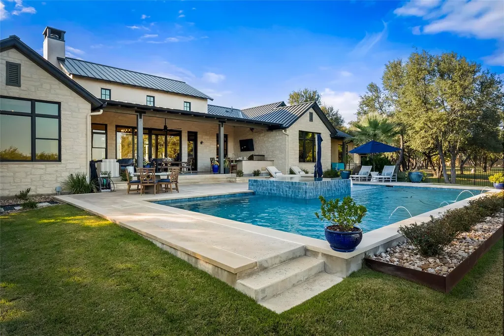 945 Rivercliff Drive Spicewood TX 78669