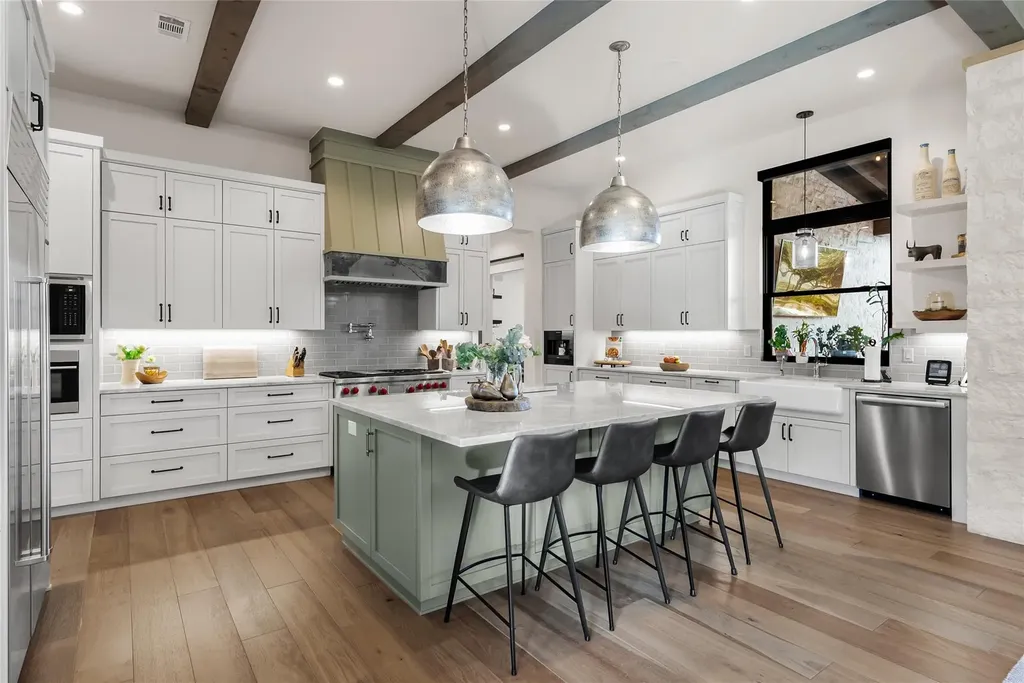 945 Rivercliff Drive Spicewood TX 78669