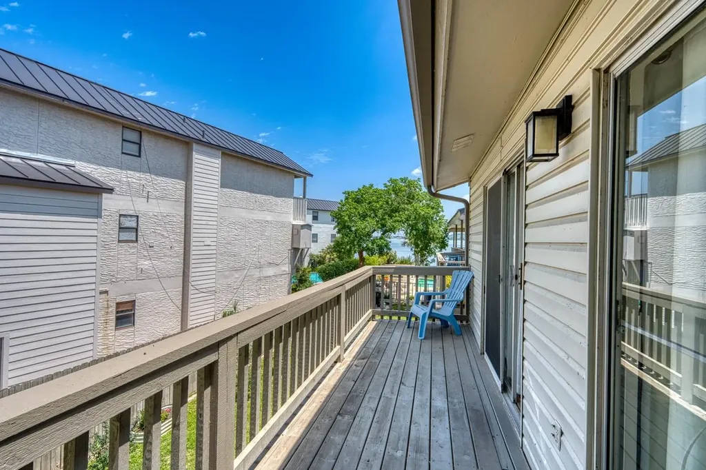 104 Cove E Horseshoe Bay TX 78657