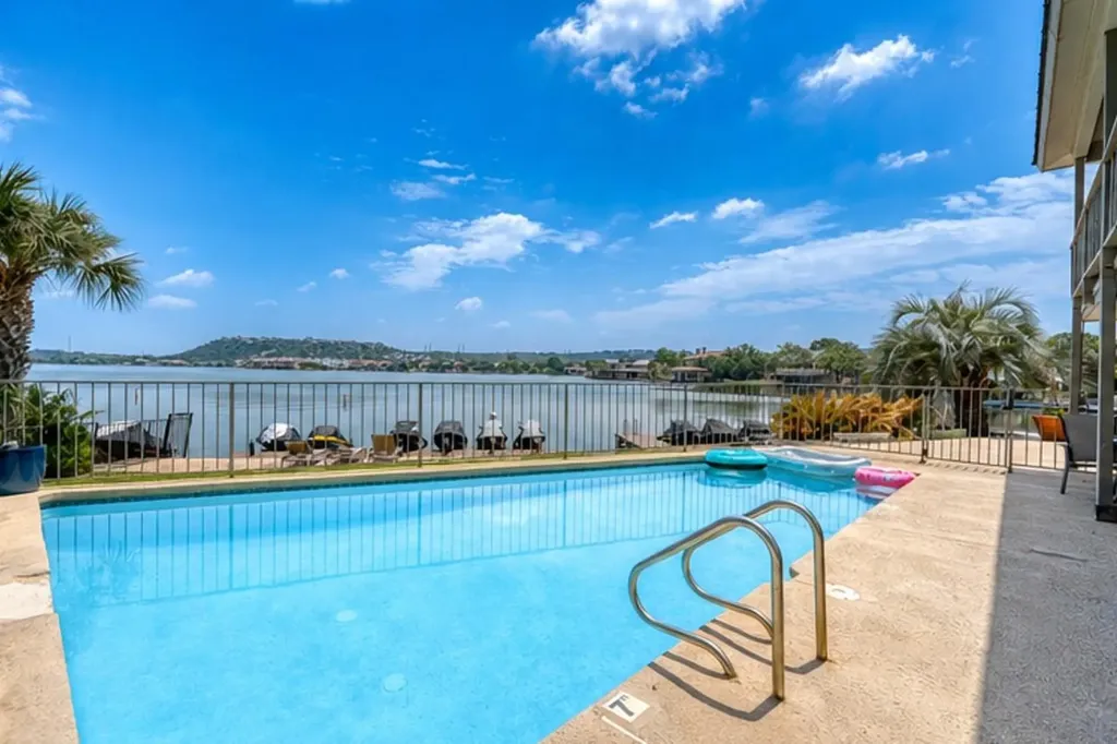 104 Cove E Horseshoe Bay TX 78657