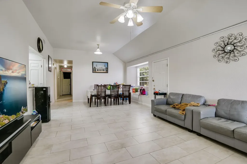 11708 Kings View Court Austin TX 78750