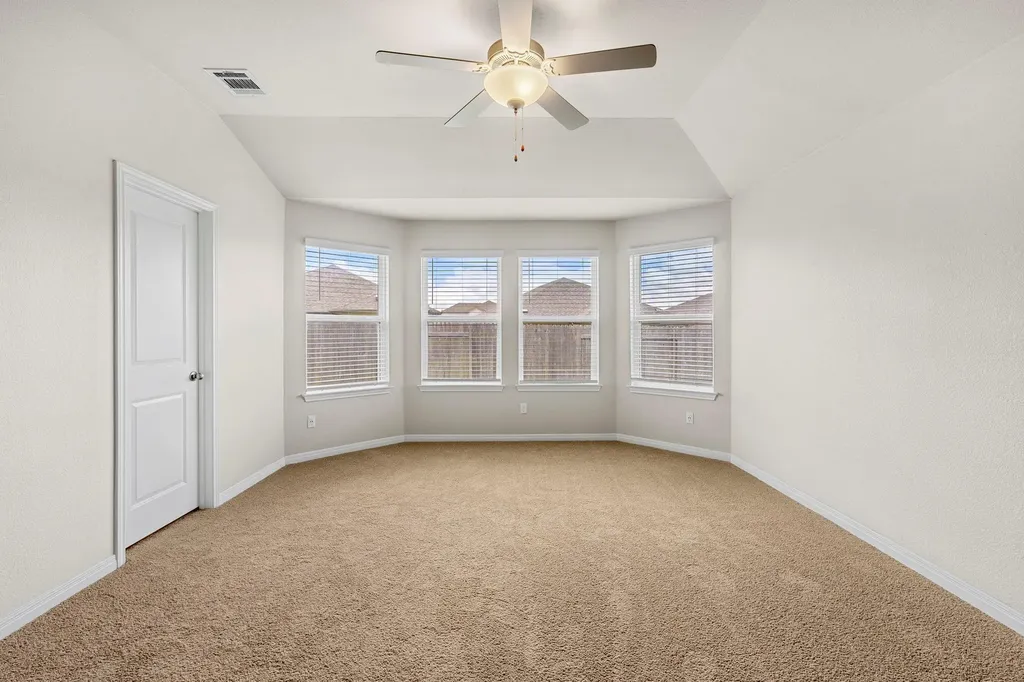 516 Loriner Way Liberty Hill TX 78642