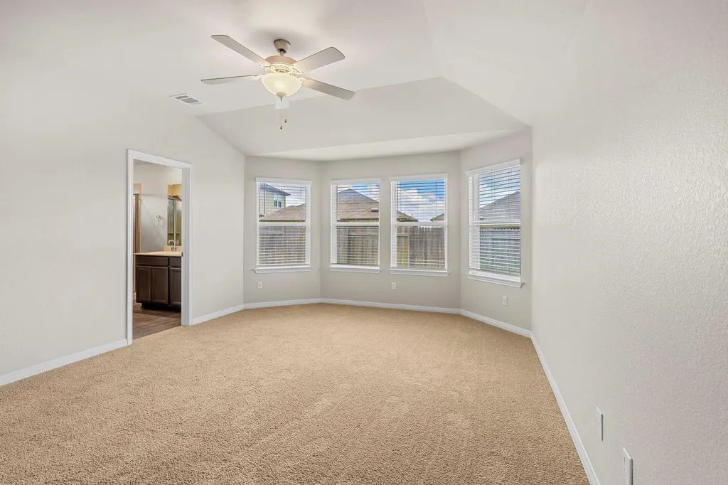 516 Loriner Way Liberty Hill TX 78642